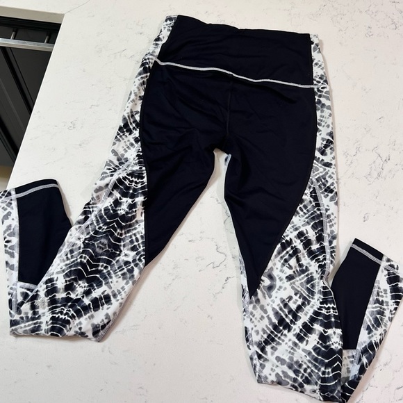 Victoria’s Secret VSX Knockout Leggings - Picture 5 of 7